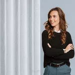 Firana gotowa na szelkach 140x250 MELISA biała z matowej etaminy zdobiona beżowymi kokardkami - 2