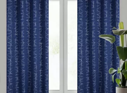 Zasłona gotowa na przelotkach 140x250 EVI granatowa z błyszczącym srebrnym nadrukiem geometrycznym