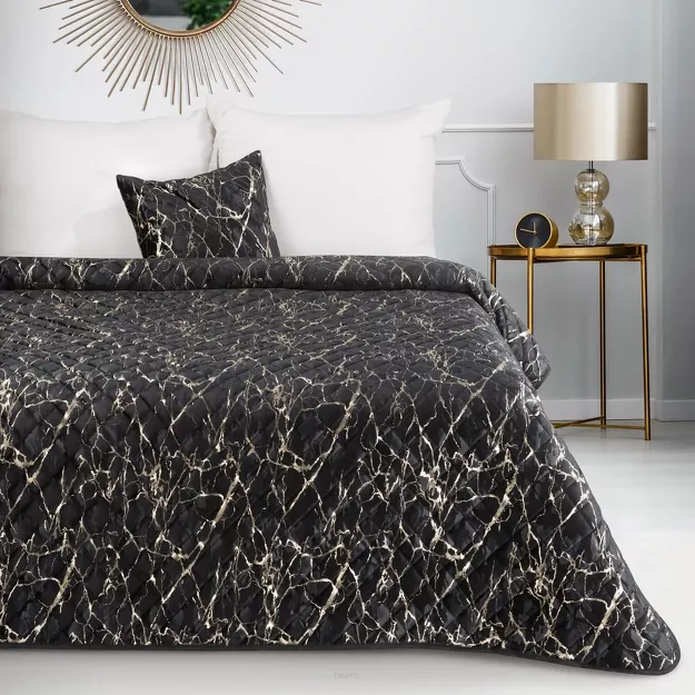 Narzuta welwetowa 170x210 BLINK 4 czarna pikowana z szampańskim przecieranym wzorem marmurkowym
