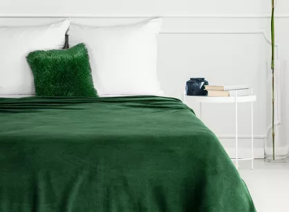 Koc jednokolorowy 150x200 SIMPLE 1 ciemna zieleń wyjątkowo miękki