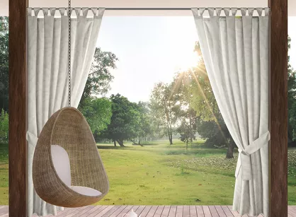 Zasłona na taras 155x240 GARDEN 3 biała na szelkach zapinanymi na rzepy wodoodporna subtelny wzór beżowych liści