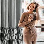 Zasłona na taśmie 140x270 CARLI welwetowa srebrna jednokolorowa zdobiona w dolnej części falbanami z paskiem cyrkonii - 12