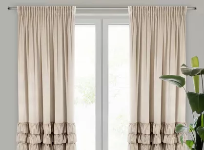 Zasłona na taśmie 140x270 DANI welwetowa beżowa jednokolorowa zdobiona w dolnej części falbanami