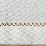 Obrus 140x220 EMILY biały z mereżką i ozdobną listwą zapakowany w pudełko - 5