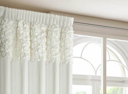 Zasłona na taśmie 140x270 ROSES 13 Eva Minge welwetowa kremowa aplikacja róż 3D