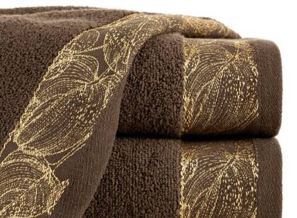 Ręcznik bawełniany 50x90 AGIS brązowy puszysty z żakardową bordiurą liści lilii wodnej