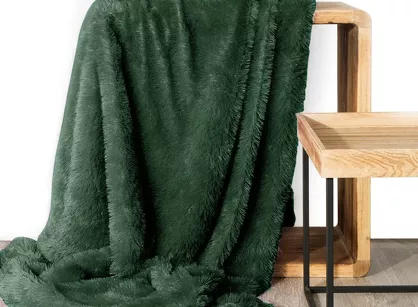 Koc futrzany 150x200 TIFFANY ciemna zieleń ze srebrną nitką Design 91