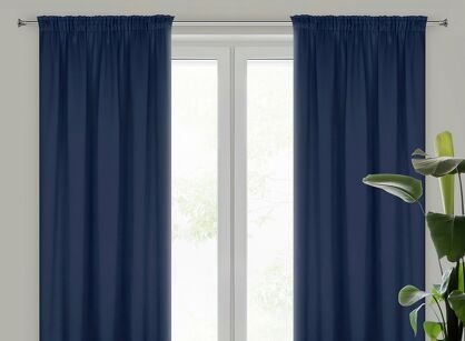 Zasłona na taśmie 135x270 LOGAN zaciemniająca granatowa jednokolorowa z półmatowej tkaniny