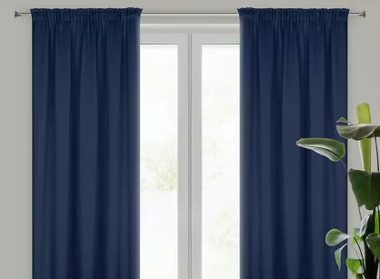 Zasłona na taśmie 135x270 LOGAN zaciemniająca granatowa jednokolorowa z półmatowej tkaniny