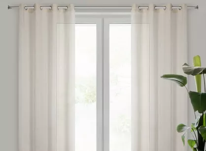 Zasłona na przelotkach 140x250 ANGELICA beżowa z etaminy z wzorem deszczyku