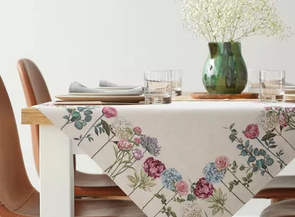 Nakładka gobelinowa 100x100 1242 naturalna z wzorem kwiatów