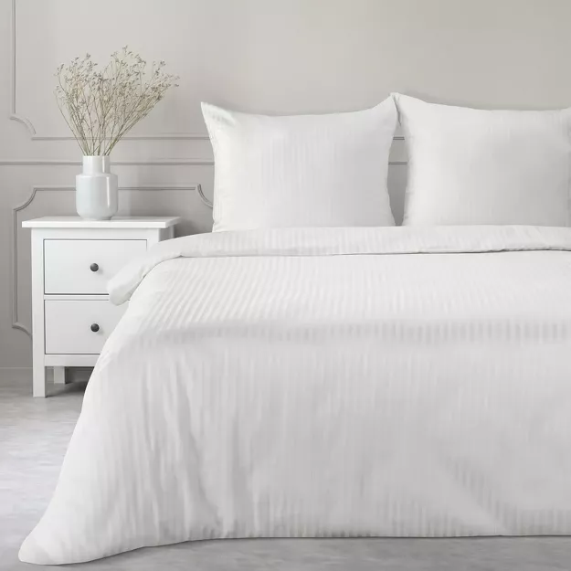 Pościel satynowa 160x200 VERA jednokolorowa gładka biała w prążki
