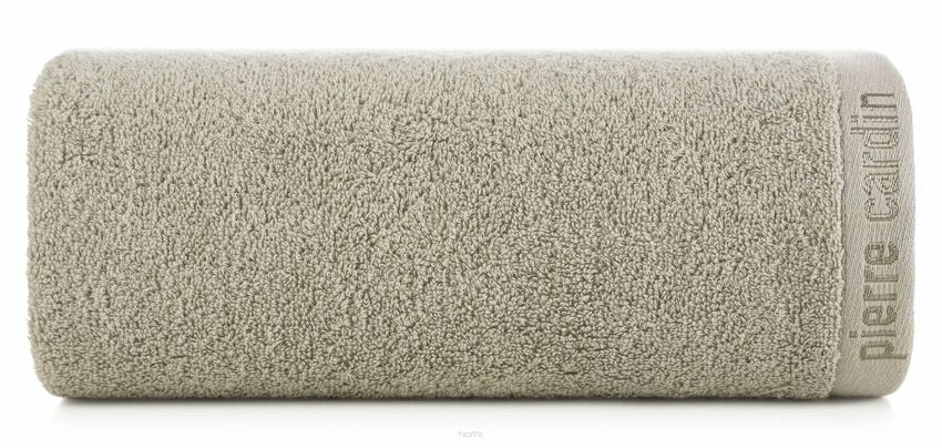 Ręcznik 50x90 EVI Pierre Cardin jasny beż zdobiony bordiurą w kolorze ręcznika z logo marki 430 g/m2