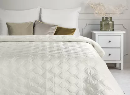 Narzuta welwetowa 170x210 SOFIA 5 kremowa pikowana hot press w geometryczny wzór