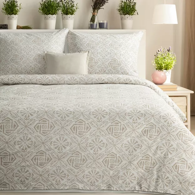 Pościel satynowa 160x200 SPRING 100 ciemny beż z ornamentem roślinnym z kolekcji Classic