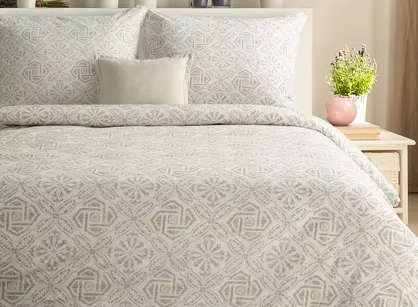 Pościel satynowa 160x200 SPRING 100 ciemny beż z ornamentem roślinnym z kolekcji Classic