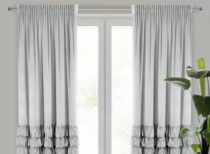 Zasłona na taśmie 140x270 DANI welwetowa srebrna jednokolorowa zdobiona w dolnej części falbanami