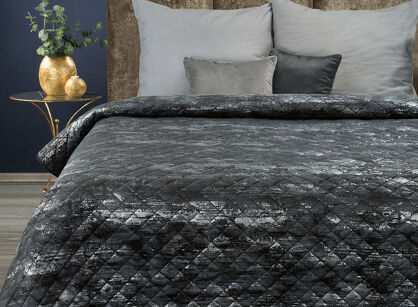 Narzuta welwetowa 170x210 BLINK 3 czarna pikowana ze srebrnym przecieranym wzorem
