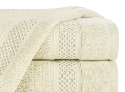 Ręcznik bawełniany 70x140 DANNY kremowy z wytłaczaną bordiurą i błyszczącą nicią
