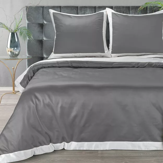 Pościel satyna bawełniana 160x200 LAURA stalowa zdobiona ozdobną białą kantą z kolekcji Nova Style