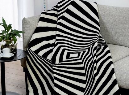 Koc bawełniany 150x200 1707-1 biały czarny efekt 3D wykończony szydełkiem