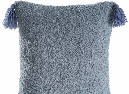 Poszewka futrzana 45x45 ELDA 4 niebieska z pomponami