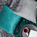 Poszewka welwetowa 40x40 MELANIE jednokolorowa ciemny niebieski o aksamitnej strukturze - 3