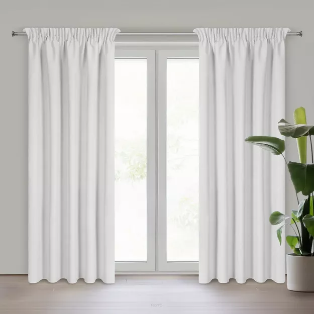 Zasłona na taśmie 135x270 SUZAN zaciemniająca typu blackout srebrna z tkaniny strukturalnej