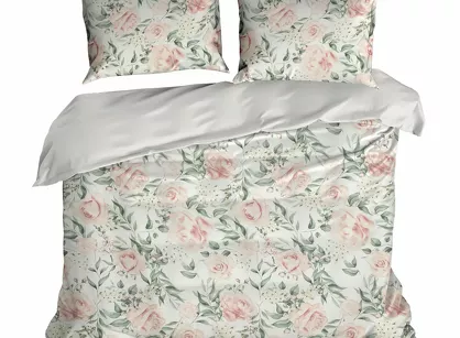 Pościel satynowa 220x200 SPRING 13 biała z wzorem pudrowych kwiatów róż z kolekcji Classic