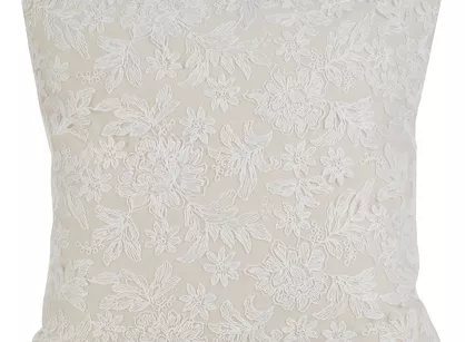 Poszewka bawełniana 45x45 MONIC 2 naturalna w stylu eko zdobiona koronką