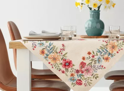 Nakładka gobelinowa 100x100 1413 naturalna z nadrukiem kolorowych kwiatów