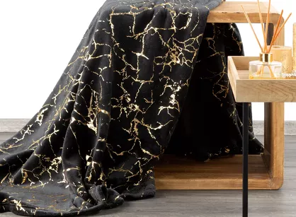 Koc 150x200 GLAMO czarny ze złotym wzorem marmurkowym z kolekcji Design 91 