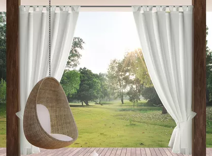 Zasłona na taras 155x260 GARDEN na szelkach zapinanymi na rzepy biała wodoodporna