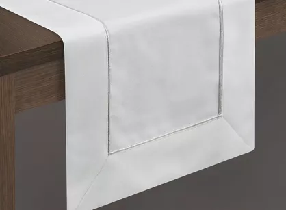 Bieżnik elegancki 40x180 MADELE biały zdobiony srebrną lamówką