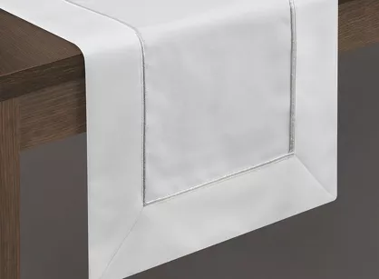 Bieżnik elegancki 40x180 MADELE biały zdobiony srebrną lamówką