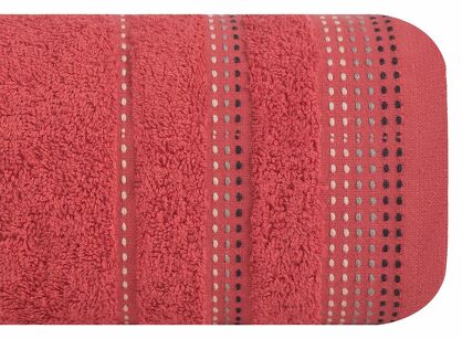 Ręcznik 50x90 POLA czerwony z kolorową bordiurą zakończoną stebnowaniem 500 g/m2