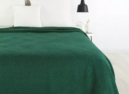 Koc 170x210 BUKLA ciemna zieleń jednokolorowy wzór baranka