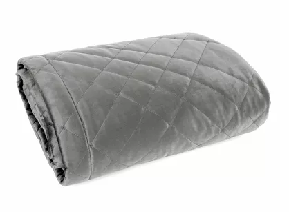 Narzuta welwetowa 200x220 RIA 6 srebrna przeszywana grubą nicią zdobiona wzorem geometrycznym