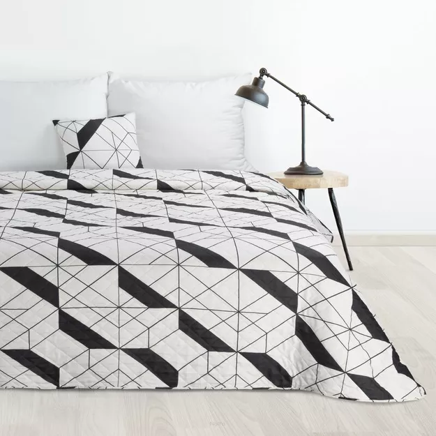 Narzuta pikowana 200x220 GEO 1 kremowa z czarnym wzorem geometrycznym