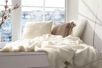 Koc na fotel 70x160 LORI biały puszysty jednokolorowy z kolekcji Design 91 - 10