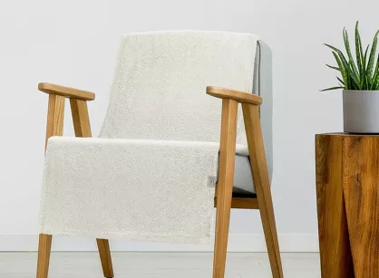 Koc na fotel 70x160 LORI biały puszysty jednokolorowy z kolekcji Design 91