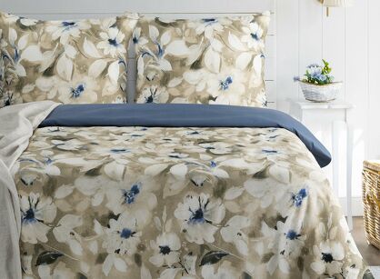 Pościel satynowa 220x200 SPRING 66 jasny beż ciemny niebieski z wzorem kwiatów z kolekcji Classic