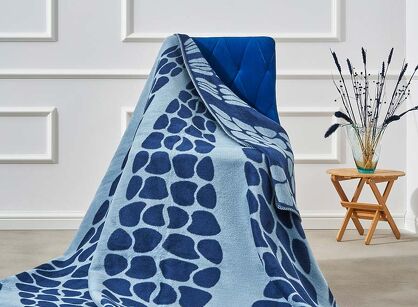 Koc bawełniany 150x200 2138-1 niebieski gemetryczna lilia wykończony szydełkiem