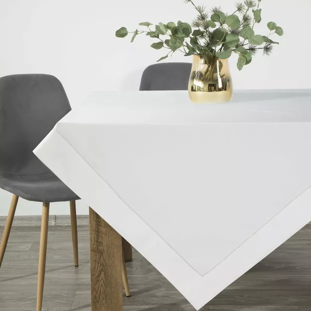 Obrus elegancki 145x300 MADELE biały zdobiony srebrną lamówką