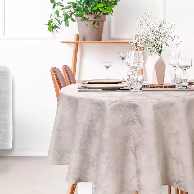 Obrus fi 170 INES 6 jasny srebrny w subtelne różyczki ze srebrną nicią z kolecji Diva Line