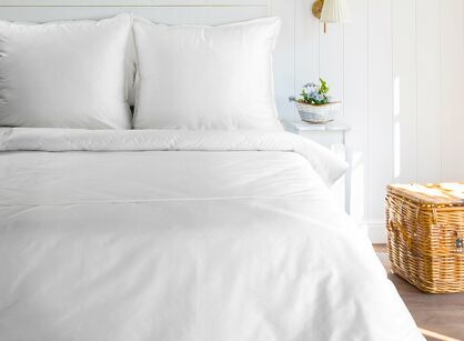 Pościel satynowa 160x200 RETRO 5 biała z delikatną koronką z kolekcji Premium