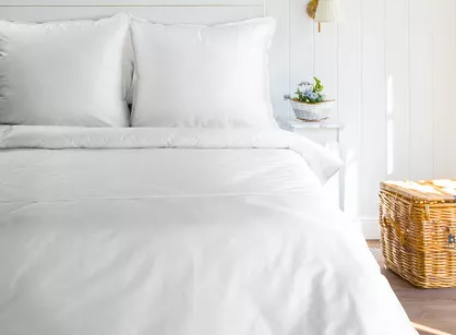 Pościel satynowa 160x200 RETRO 5 biała z delikatną koronką z kolekcji Premium