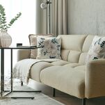 Poszewka dekoracyjna 45x45 ADIA szałwiowa z szenili z subtelnymi frędzlami - 2