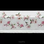 Zazdrostka gotowa w tunelu 150x30 ARI biała z etaminy zdobiona koronką z nadrukiem kwiatów magnolii - 9
