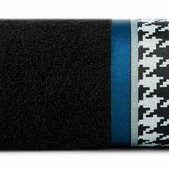 Ręcznik 70x140 EVA 8 Eva Minge czarny zdobiony drukowaną bordiurą z wzorem pepitki i paskiem granatowym